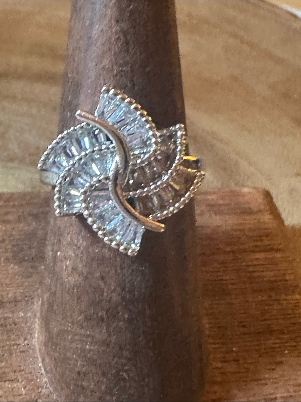 NWOT 925 Silver Plated Crystal Floral Cluster Ring - Women Jewelry Size 6.5